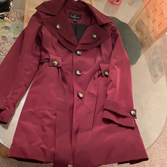 London Fog medium trench coat. Maroon. 100% polyester. Never worn. - Picture 4 of 4